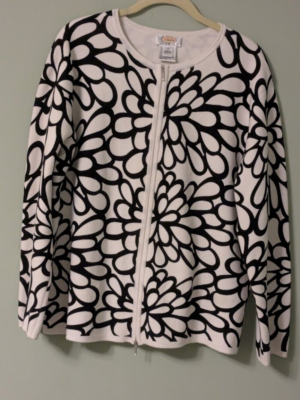 Talbots black and white patterned sweater size 2x